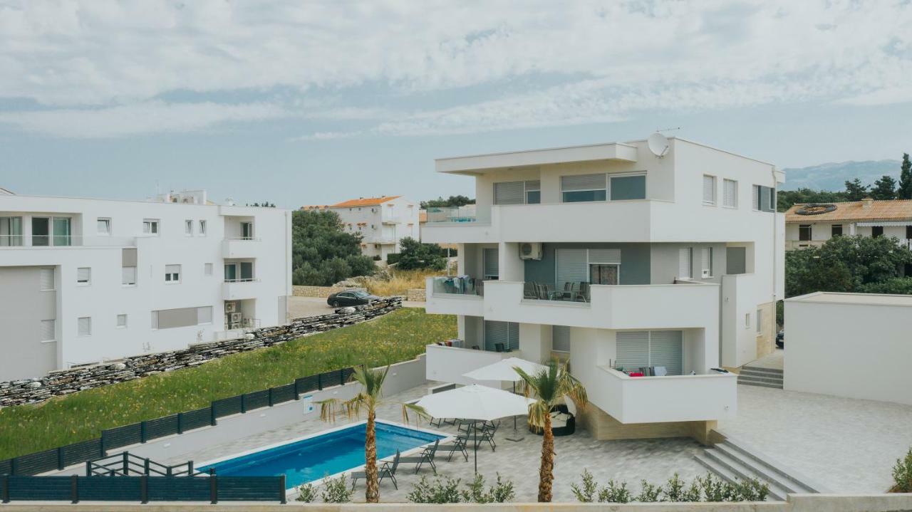 Apartments Pool Villa Aldura Новаля Екстер'єр фото